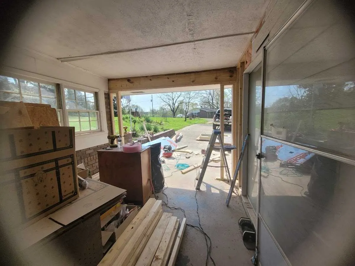 Air movers and dehumidifier for Water Mitigation Services in Leisure City